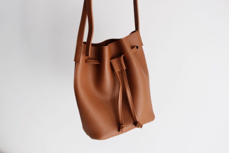 3 Top Everyday Handbag Essentials You Need