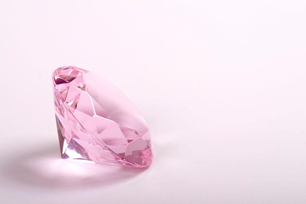 Why pink diamonds are elegant and rare in this world?