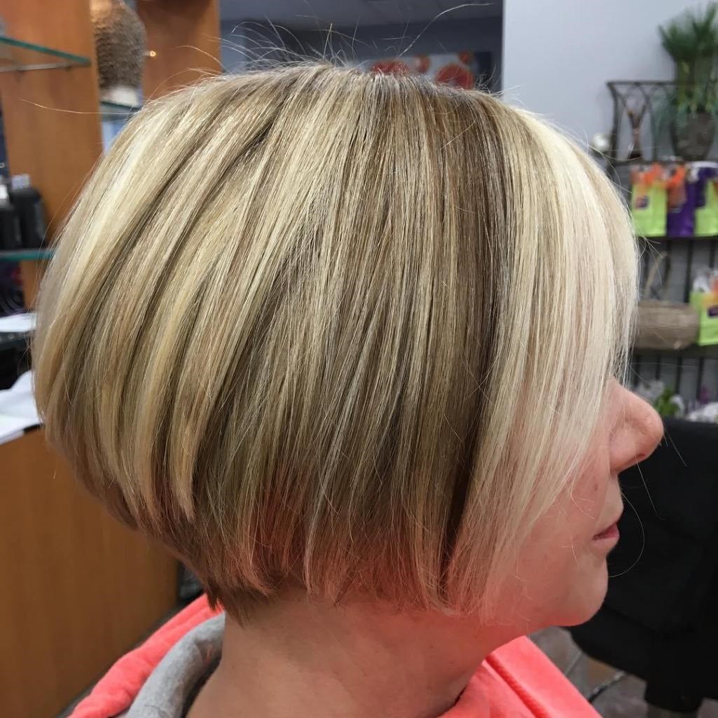 15 Best Short Hairstyles For Women Over 50