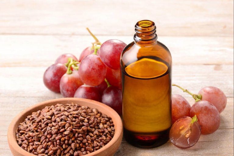 15 Benefits of Grapeseed Oil For Skin, Hair & Health