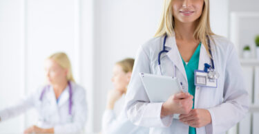 How to Become a Nurse Practitioner