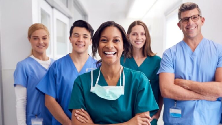 How to Choose the Right Career in Healthcare