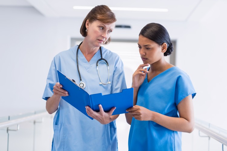 The Benefits of Pursuing a Nursing Degree