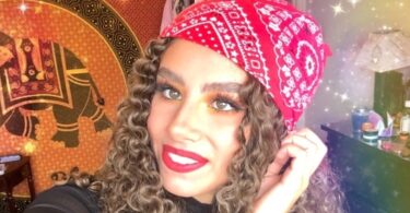 Curly Hairstyles for Bandanas and Dry Hair
