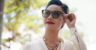 How to Match Your Outfit with Your Sunglasses